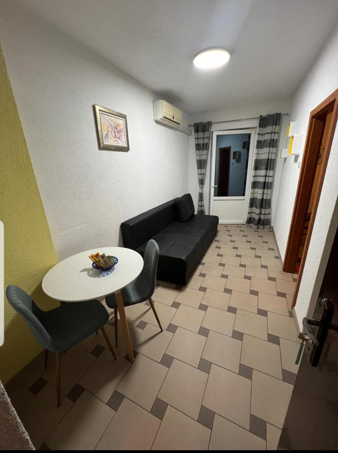 Apartment Afrika Makarska Esterno foto