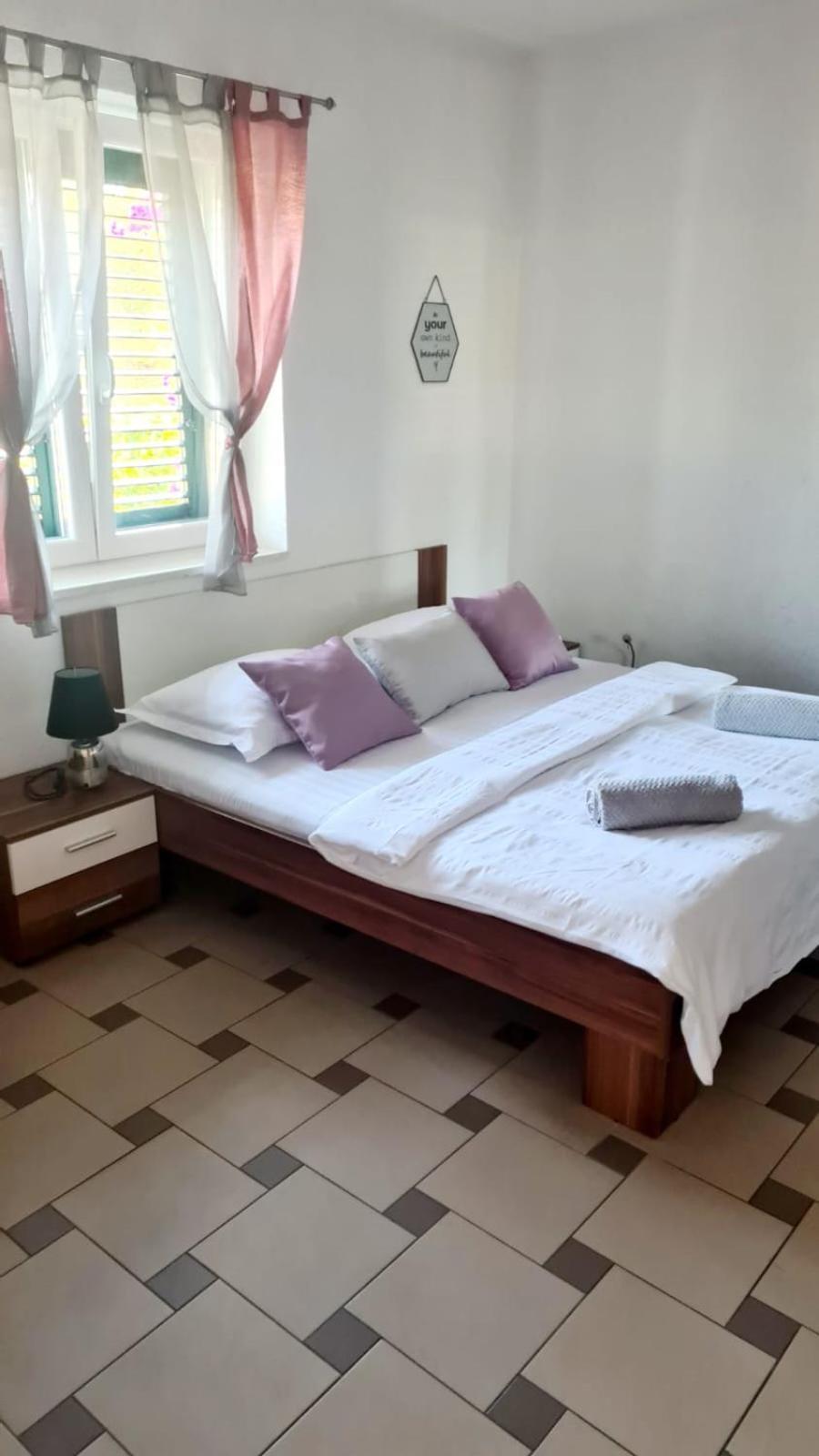 Apartment Afrika Makarska Esterno foto