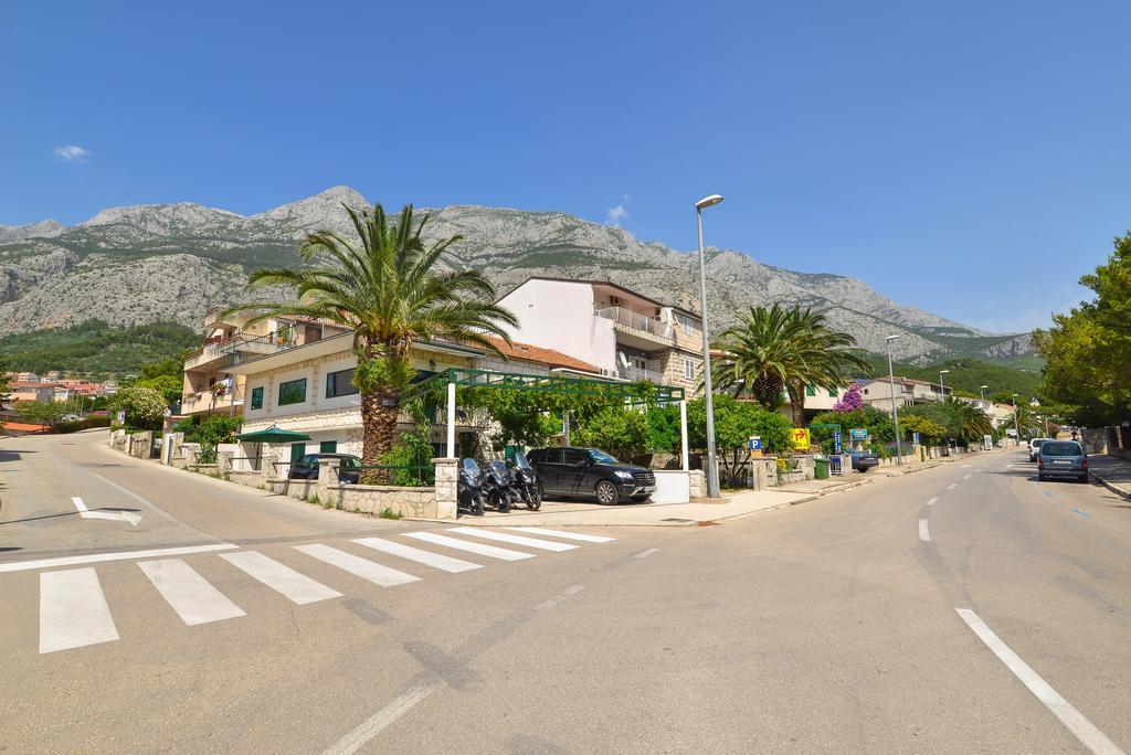 Apartment Afrika Makarska Esterno foto