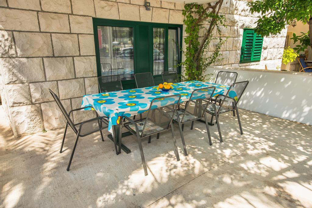 Apartment Afrika Makarska Esterno foto