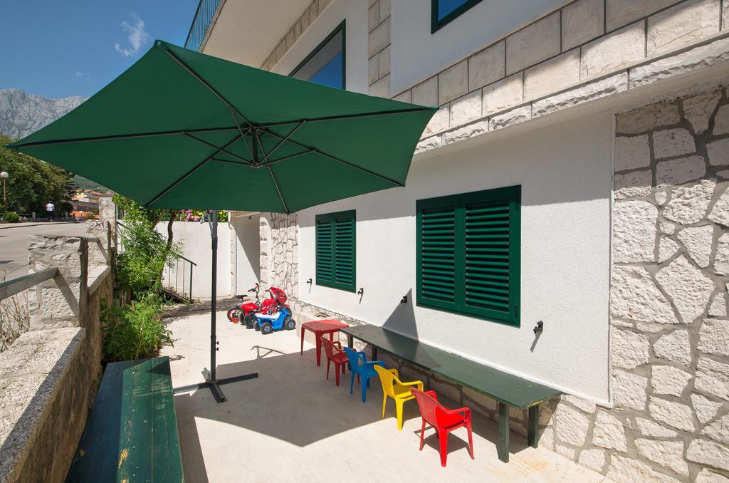 Apartment Afrika Makarska Esterno foto