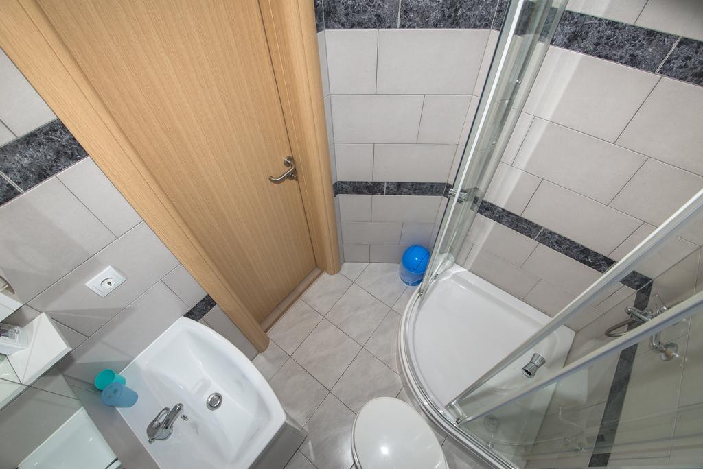 Apartment Afrika Makarska Esterno foto